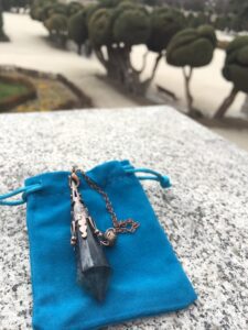 Piedra Preciosa, Péndulo de Cristal, Péndulo de Cristal Hexagonal Vintage para Radiestesia, péndulo Chakra Reiki Adivinación Meditación Wicca (Fluorita